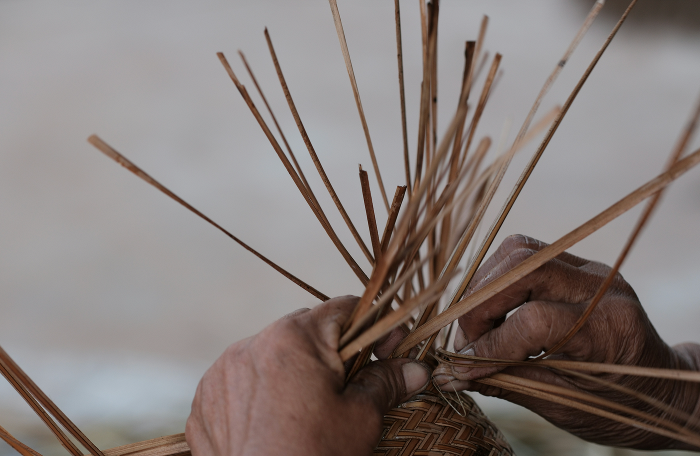 Detailed weaving and hand-finishing process